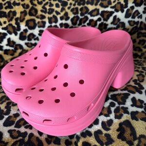 Crocs Siren Clogs in Pink W10